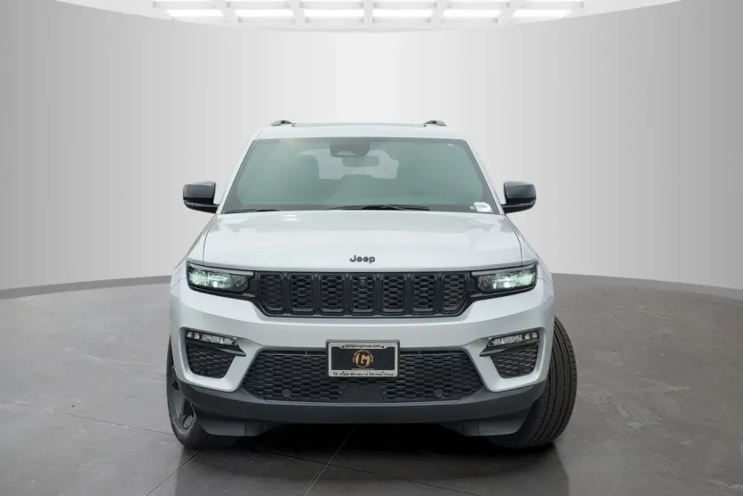 2025 Jeep Grand Cherokee Limited photo 1