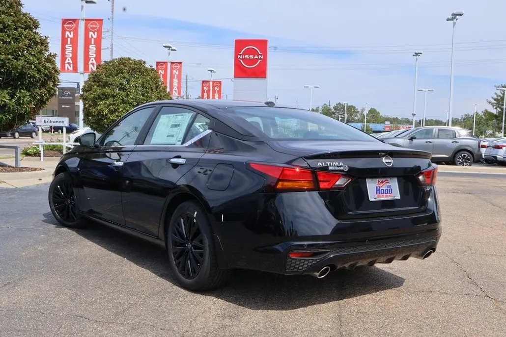 2025 Nissan Altima 2.5 SV photo 1