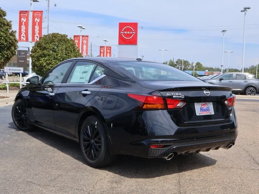 2025 Nissan Altima 2.5 SV photo 1