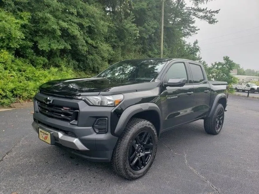 2025 Chevrolet Colorado Trail Boss photo 1
