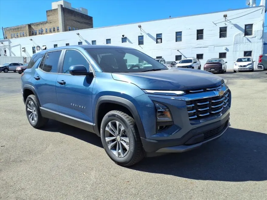 2026 Chevrolet Equinox LT photo 1