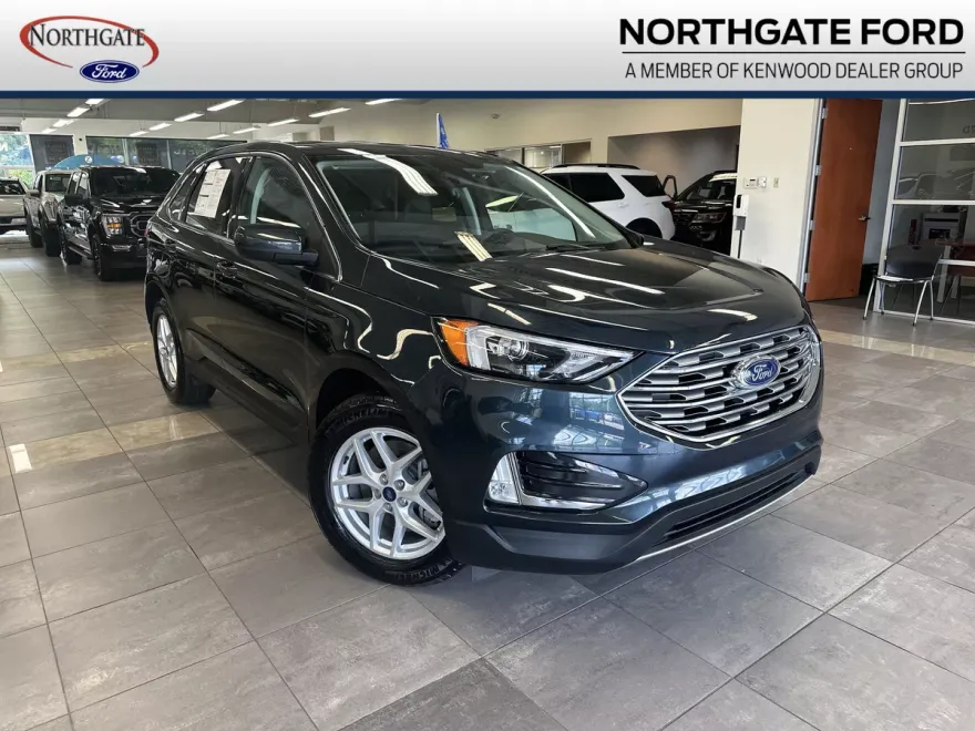 2022 Ford Edge SEL photo 1