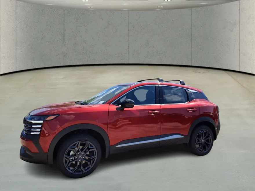 2026 Nissan Kicks SR photo 1