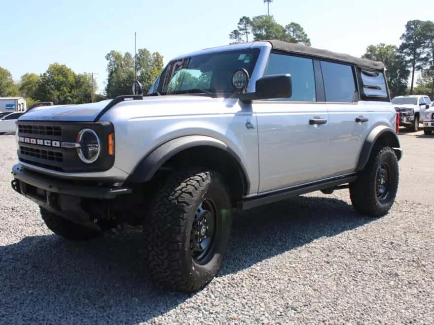 2021 Ford Bronco Black Diamond photo 1