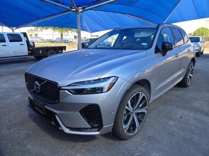 2025 Volvo XC60 photo 1