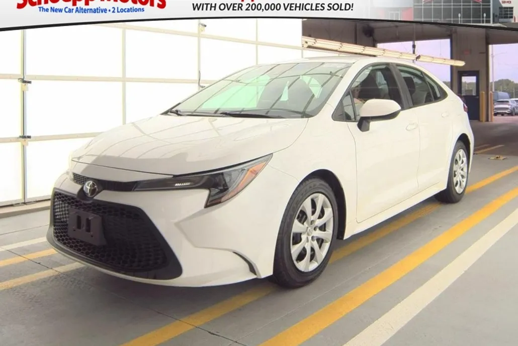 2020 Toyota Corolla LE photo 1
