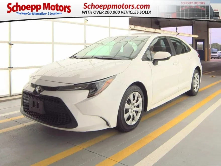 2020 Toyota Corolla LE photo 1