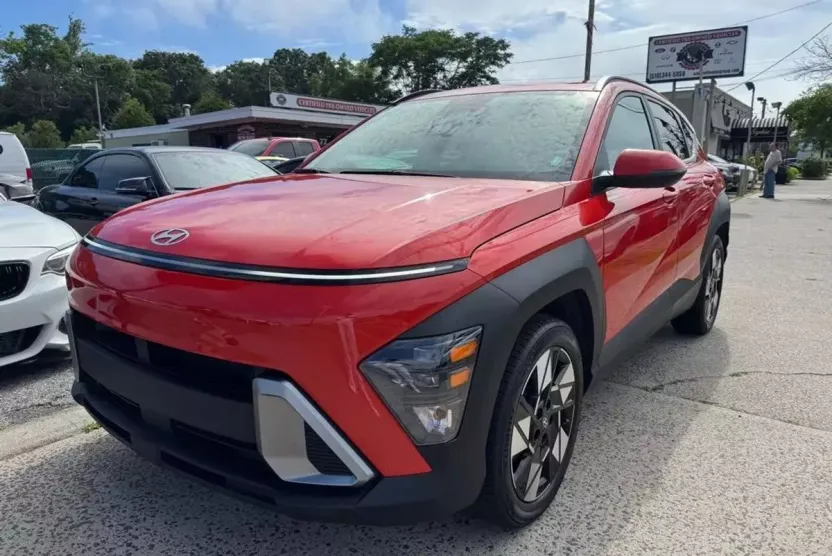 2025 Hyundai Kona SEL photo 1