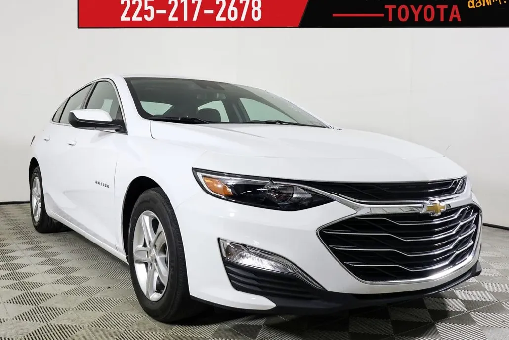 2024 Chevrolet Malibu LS photo 1