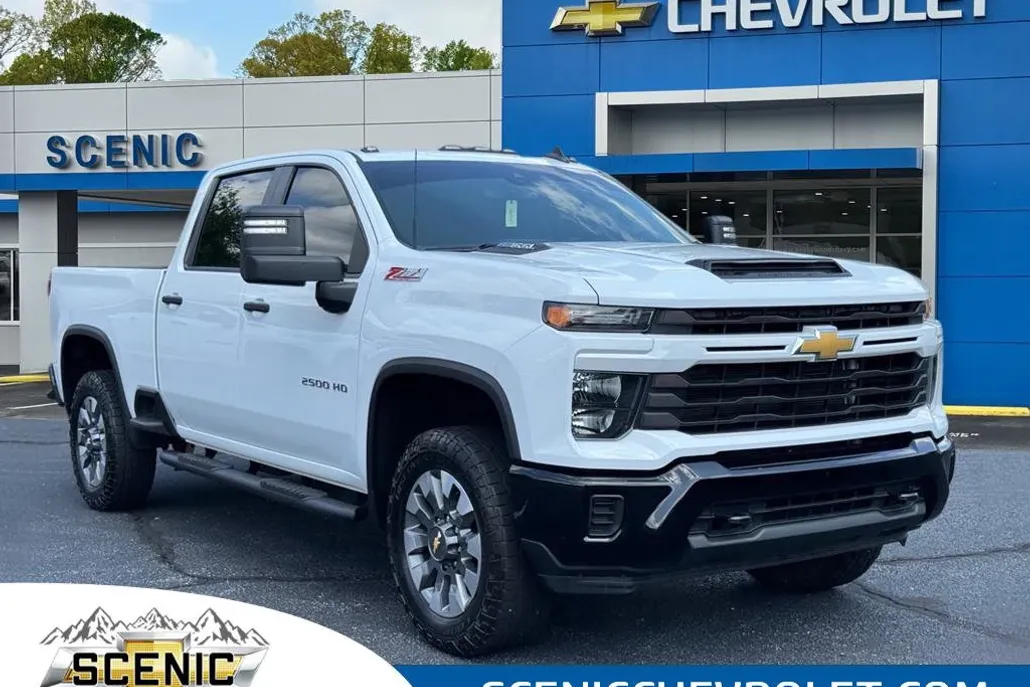 2024 Chevrolet Silverado 2500HD Custom photo 1
