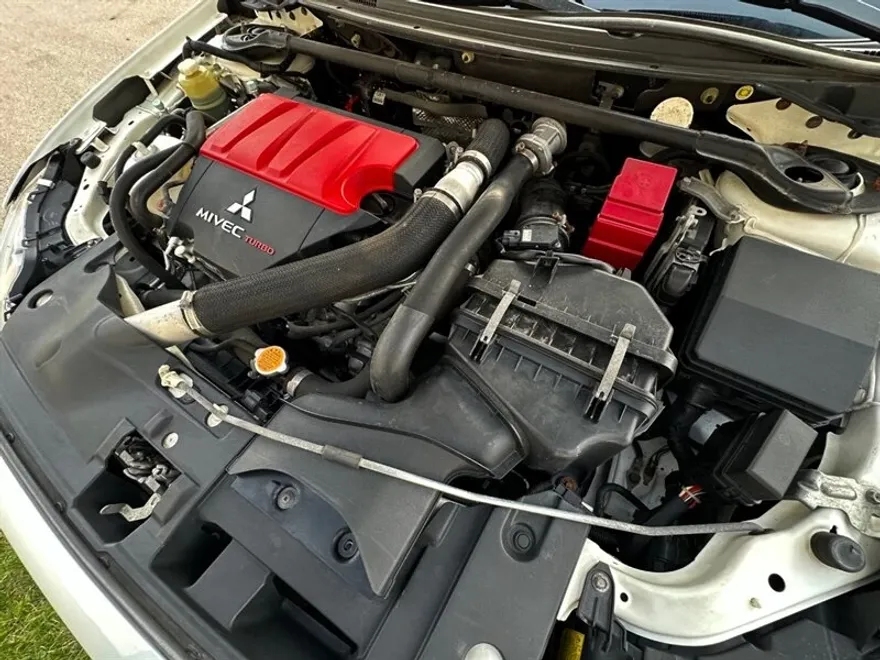 2010 Mitsubishi Lancer Evolution GSR photo 28