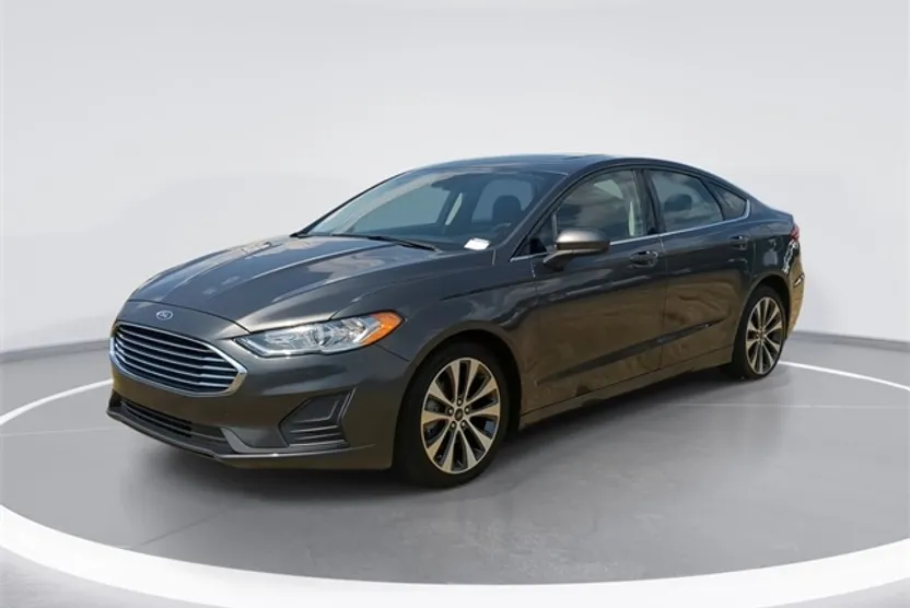 2020 Ford Fusion SE photo 1
