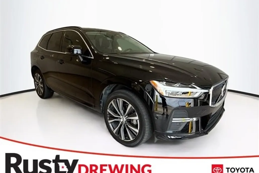 2022 Volvo XC60 B5 Momentum photo 1