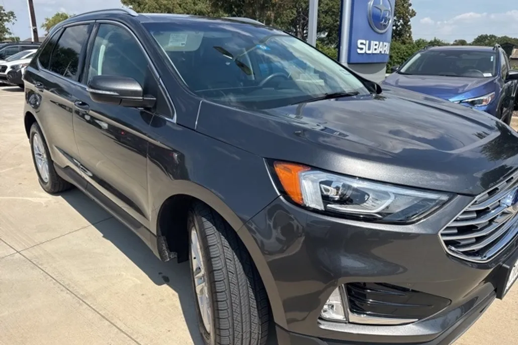 2020 Ford Edge SEL photo 1