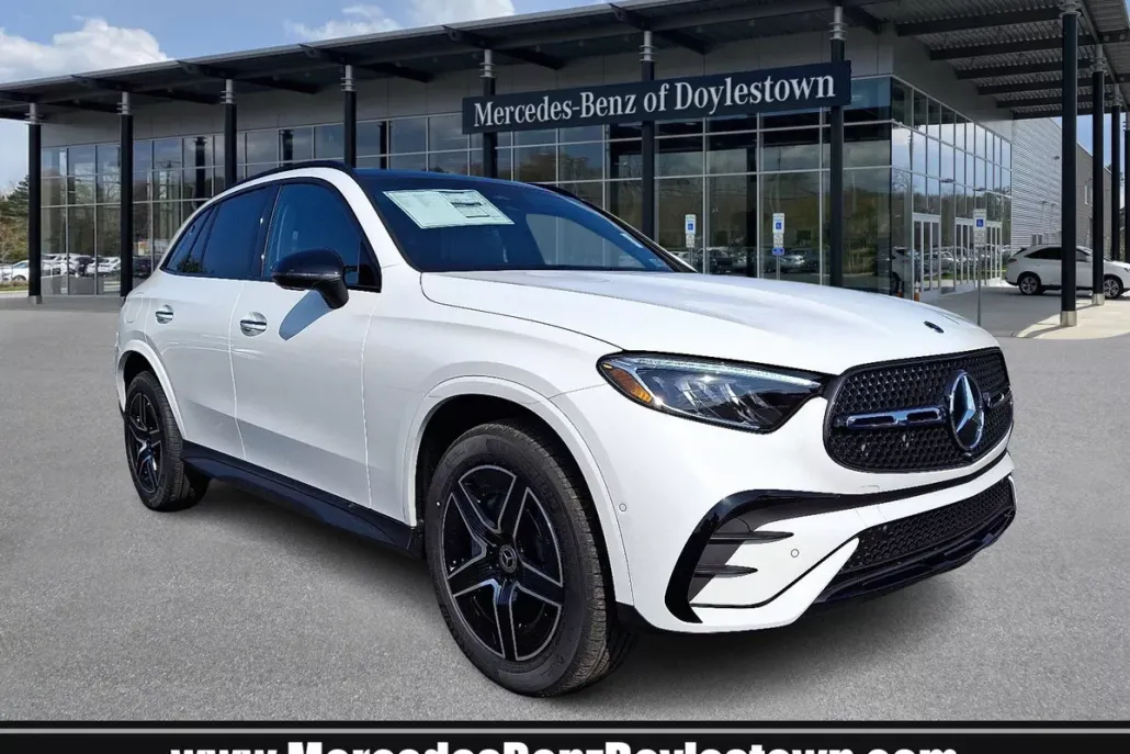 2025 Mercedes Benz GLC 300 4MATIC photo 1