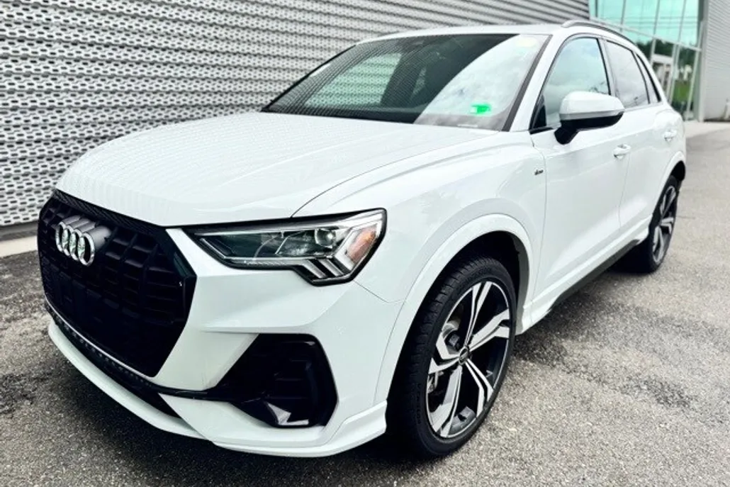 2024 Audi Q3 Premium Plus photo 1