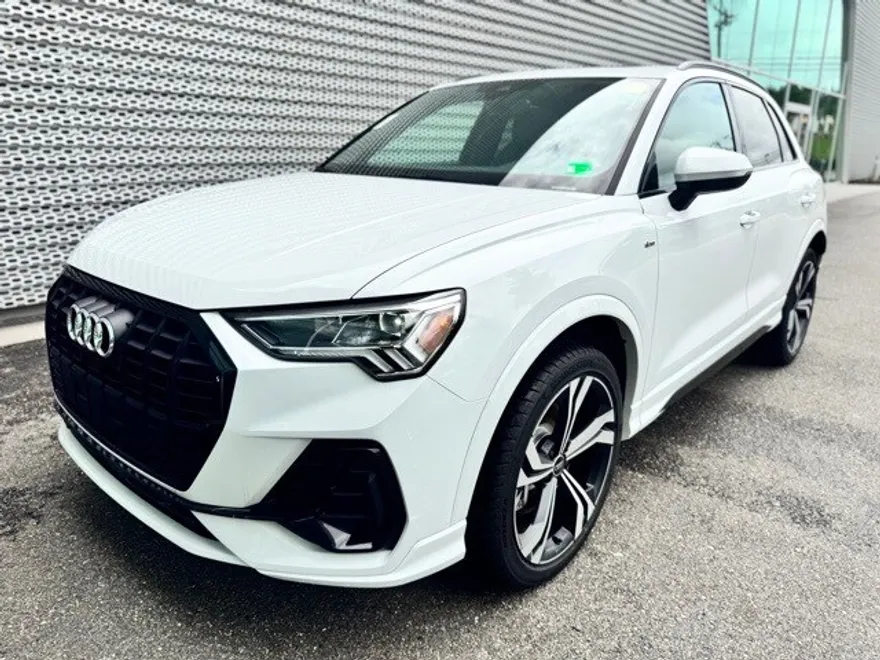 2024 Audi Q3 Premium Plus photo 1