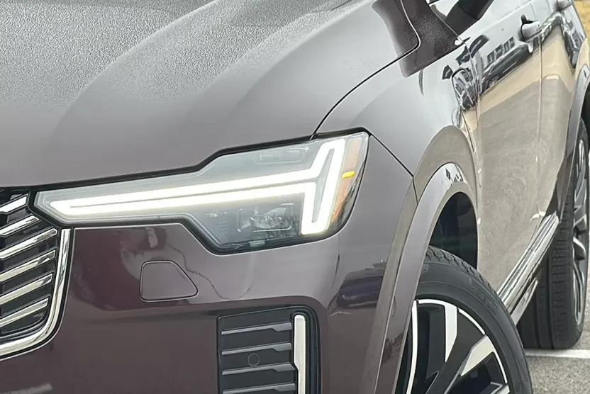 2025 Volvo XC90 T8 AWD photo 1