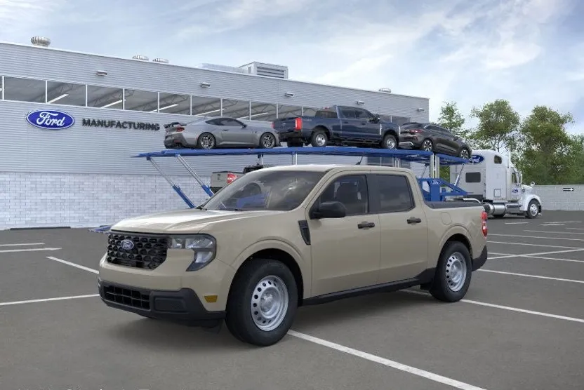 2025 Ford Maverick XL photo 1
