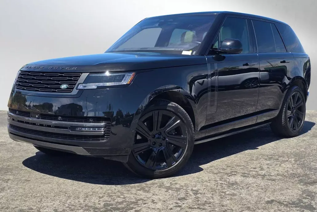2023 Land Rover Range Rover SE photo 1