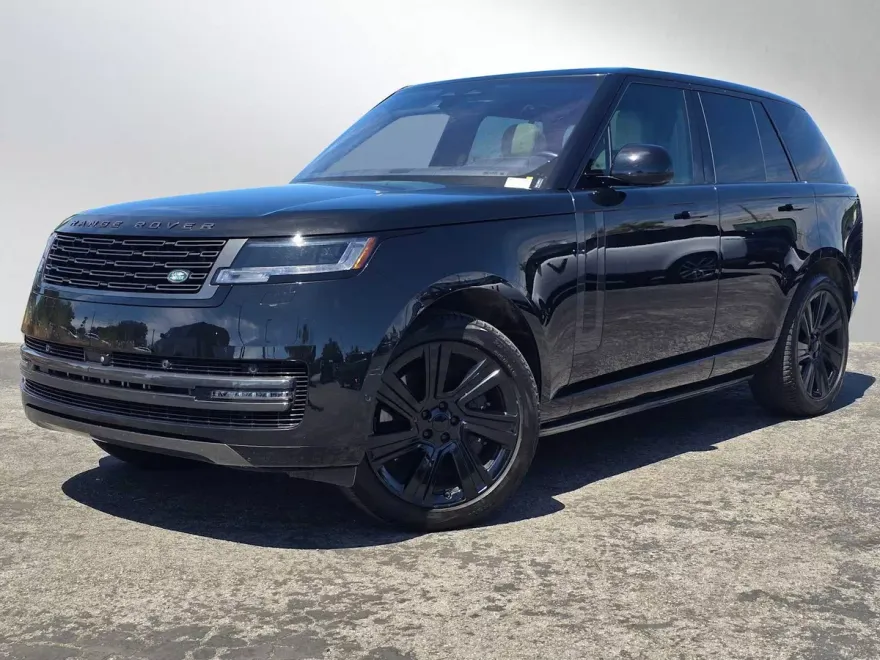 2023 Land Rover Range Rover SE photo 1