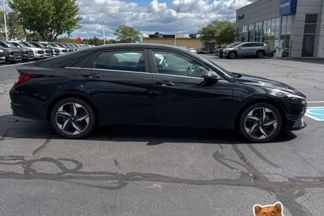 2023 Hyundai Elantra Hybrid Limited photo 1
