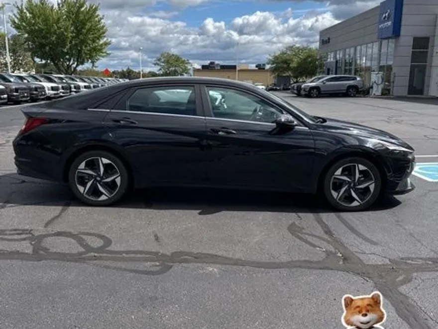 2023 Hyundai Elantra Hybrid Limited photo 1