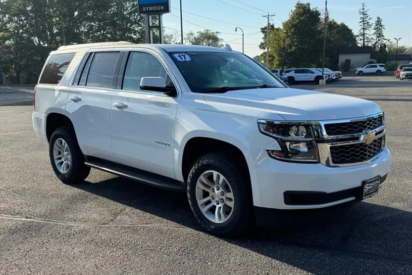 2017 Chevrolet Tahoe LS photo 1
