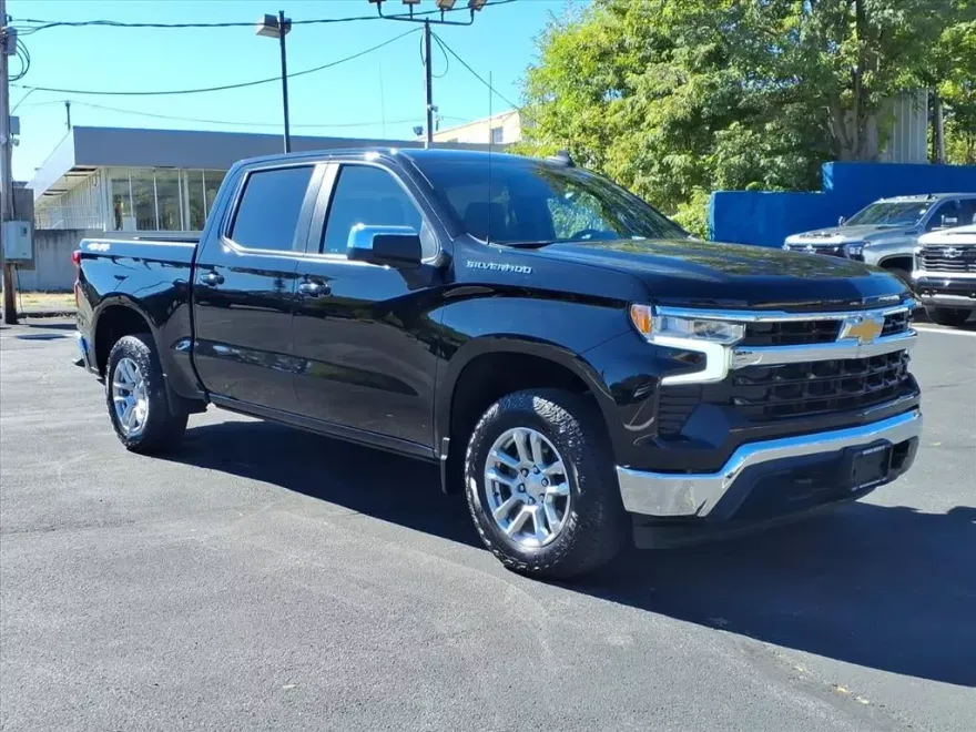 2022 Chevrolet Silverado 1500 LT photo 1