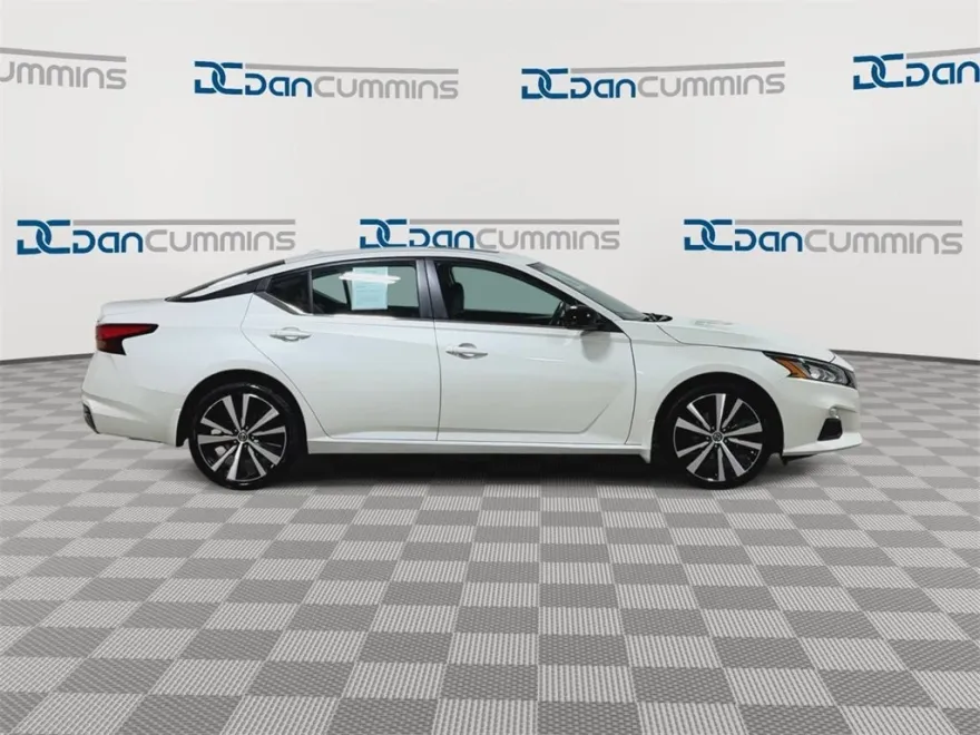 2020 Nissan Altima 2.5 SR photo 1