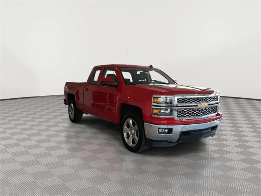 2015 Chevrolet Silverado 1500 LT photo 1