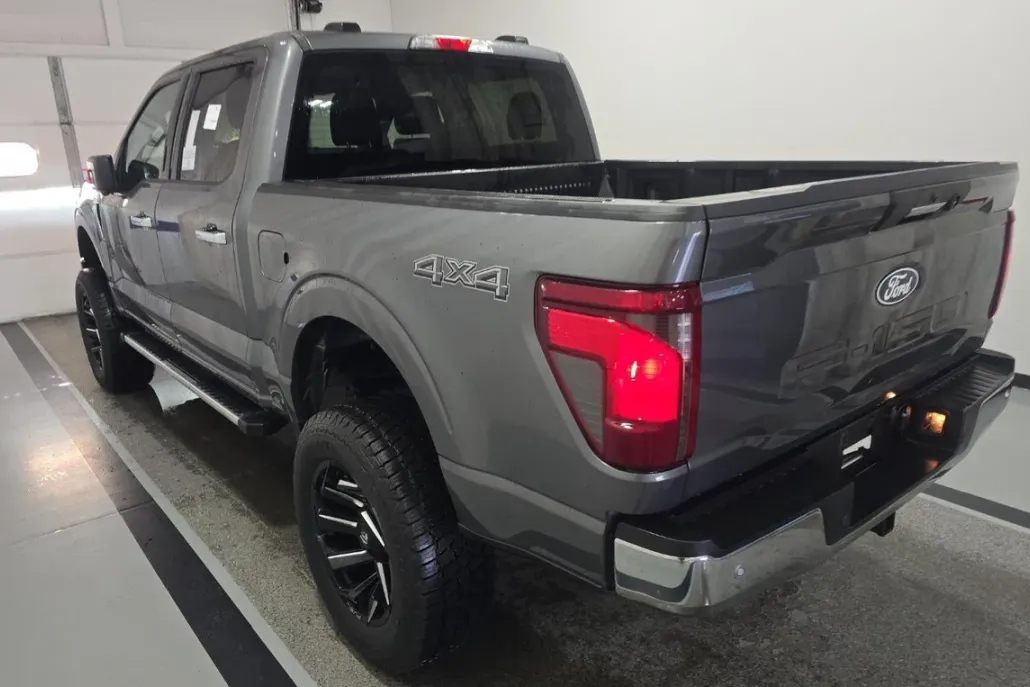 2024 Ford F-150 XLT photo 1