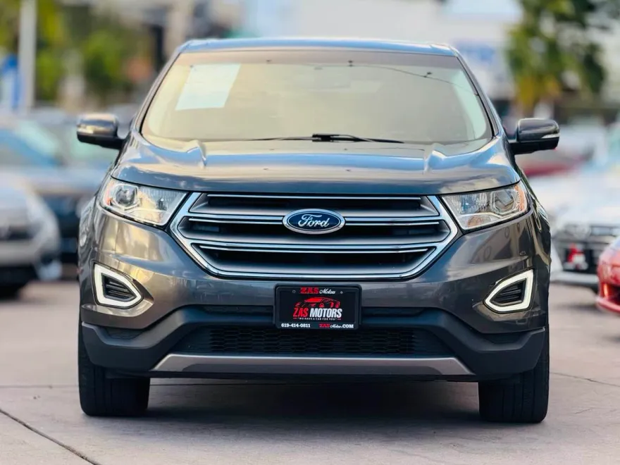 2017 Ford Edge Titanium photo 1