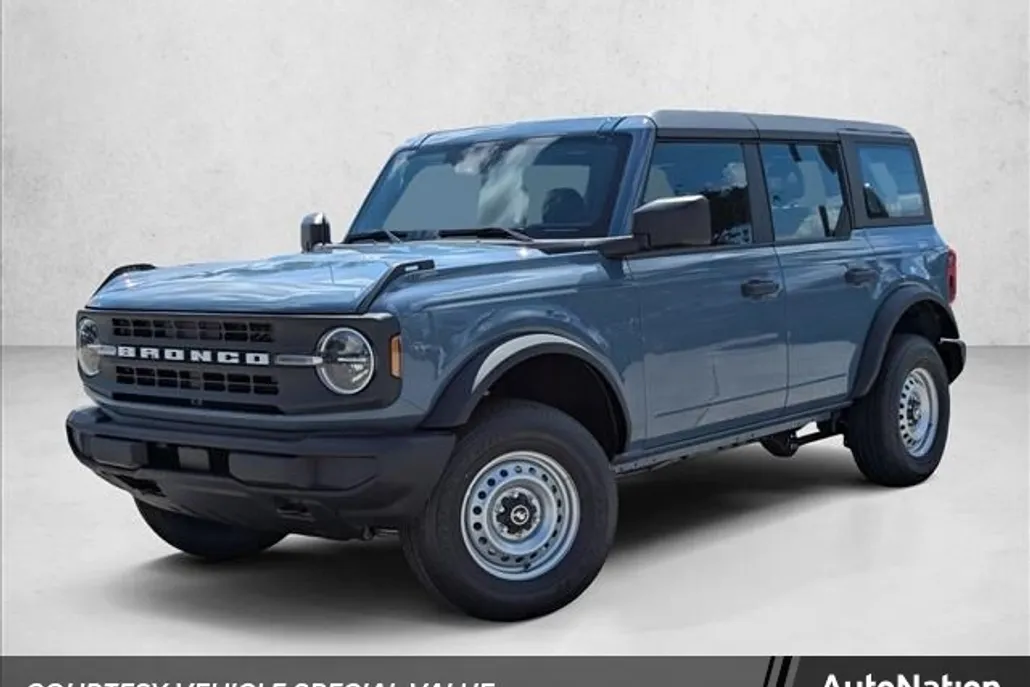 2025 Ford Bronco Base photo 1