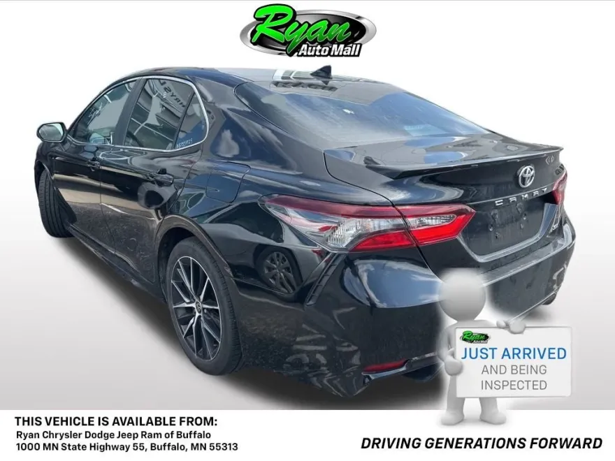 2024 Toyota Camry SE photo 1