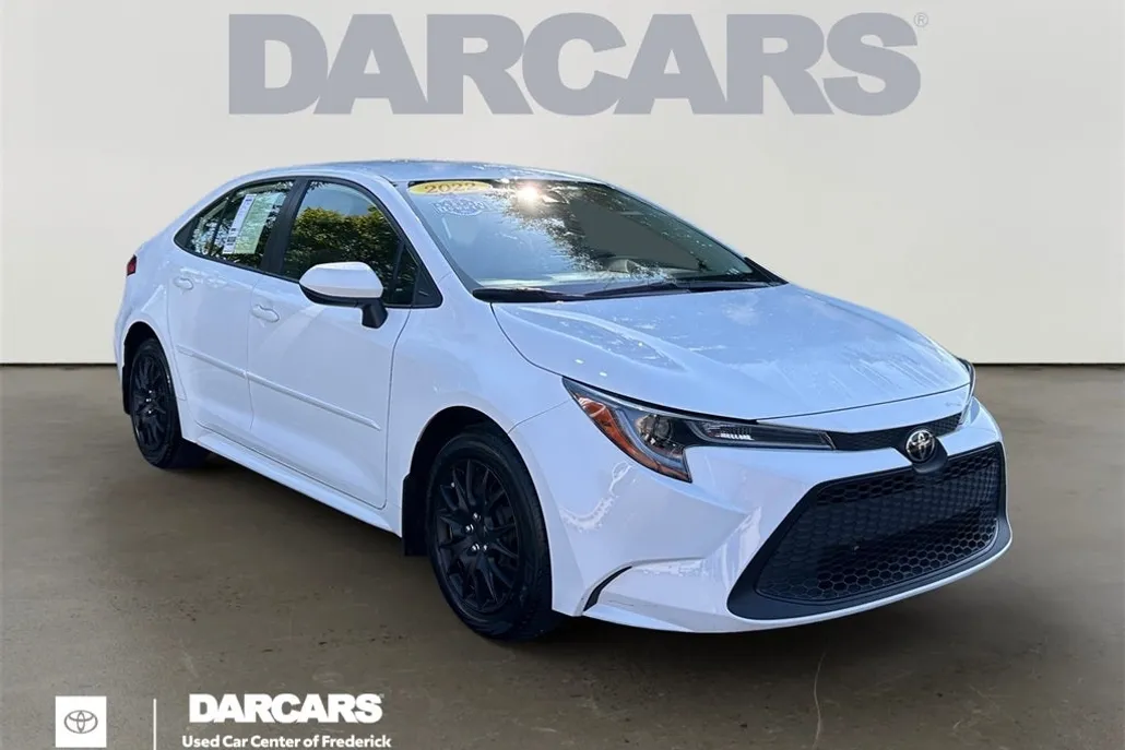 2022 Toyota Corolla LE photo 1