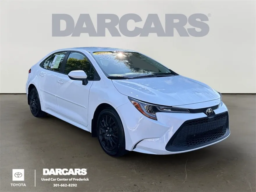 2022 Toyota Corolla LE photo 1
