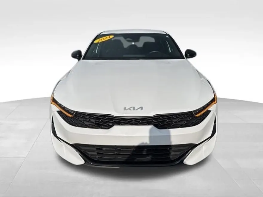 2024 Kia K5 GT-Line photo 1