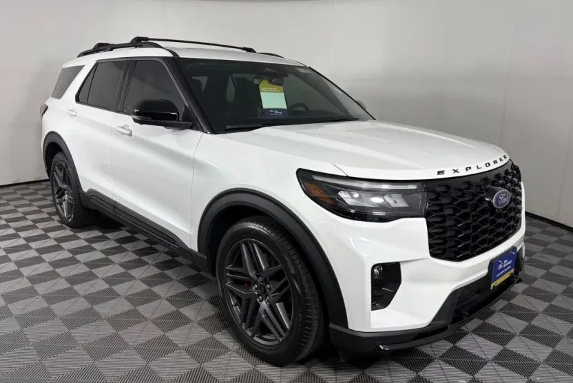 2025 Ford Explorer ST photo 1
