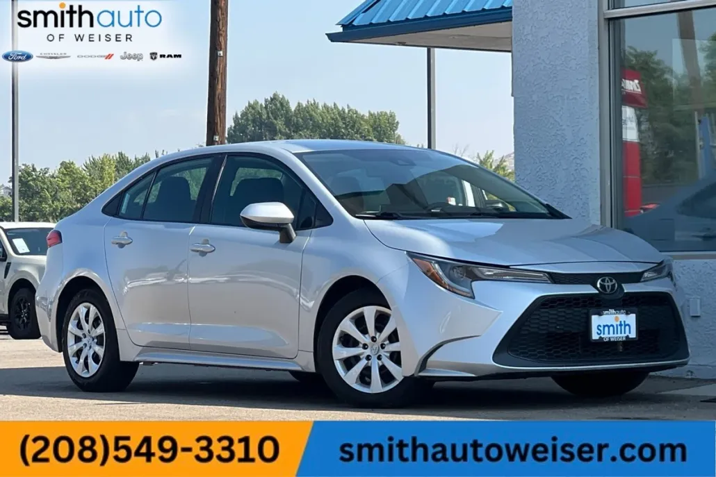 2021 Toyota Corolla LE photo 1
