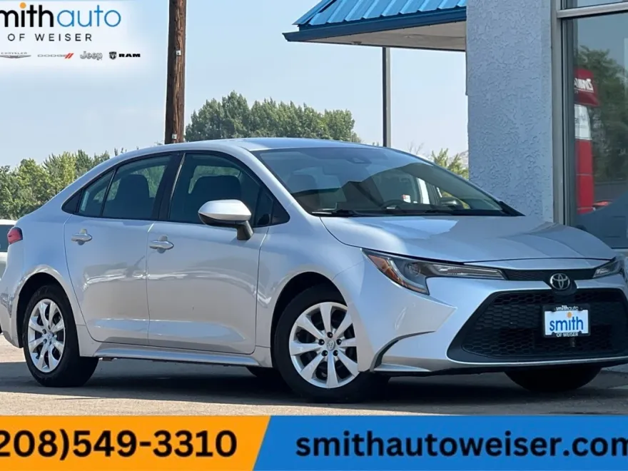 2021 Toyota Corolla LE photo 1