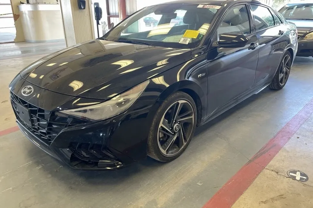 2023 Hyundai Elantra N Line photo 1