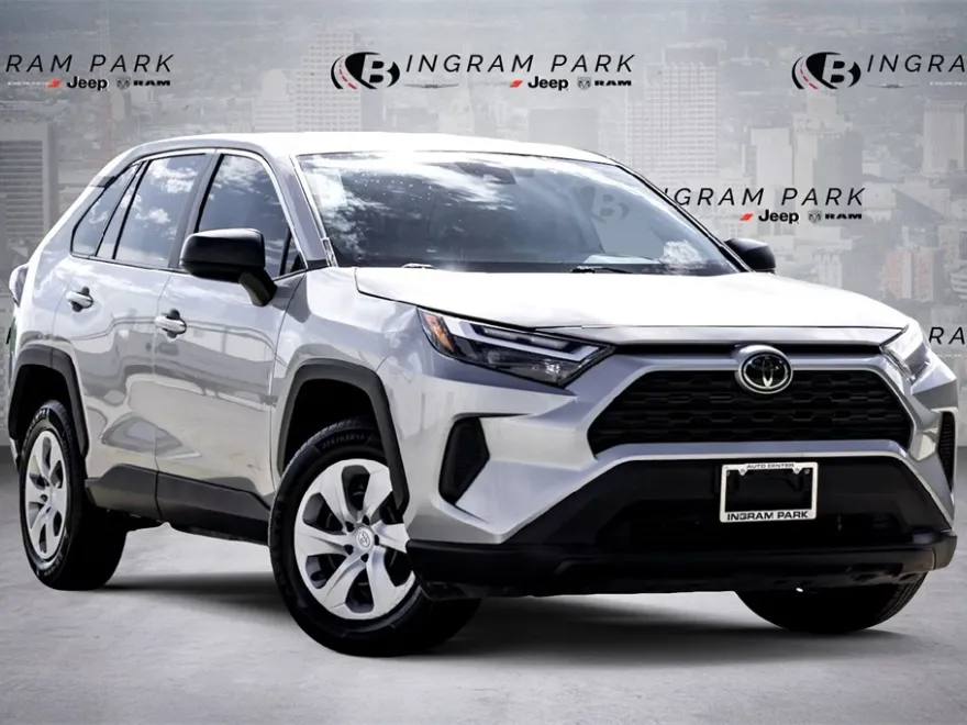 2024 Toyota RAV4 LE photo 1