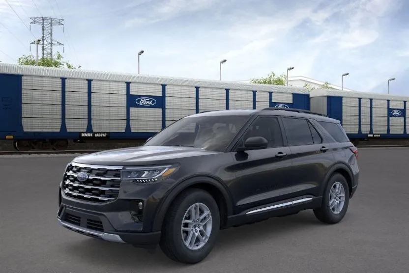 2025 Ford Explorer photo 1