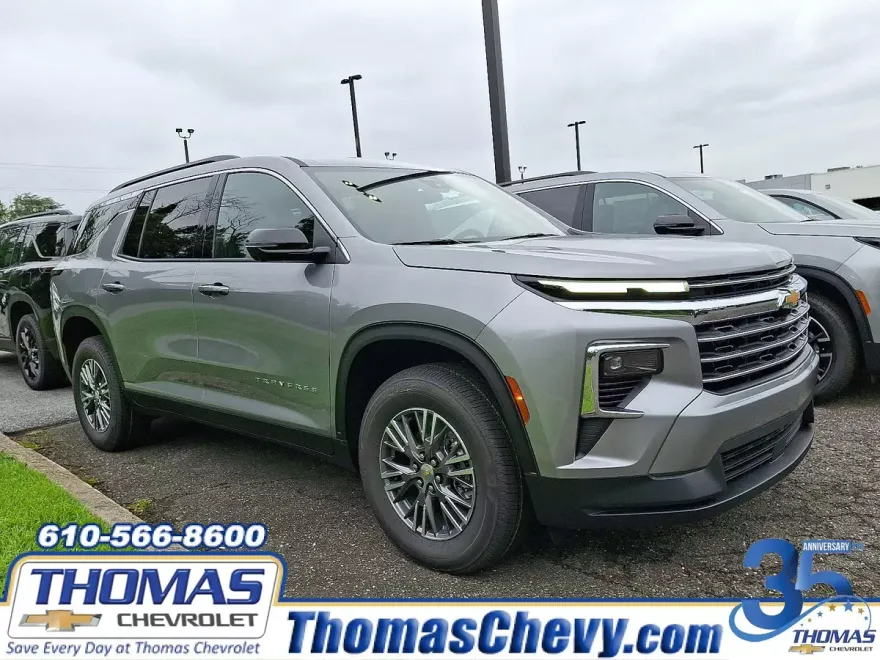 2025 Chevrolet Traverse photo 1