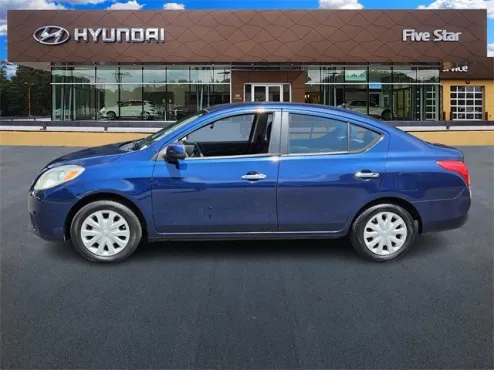 2012 Nissan Versa 1.6 SV photo 4
