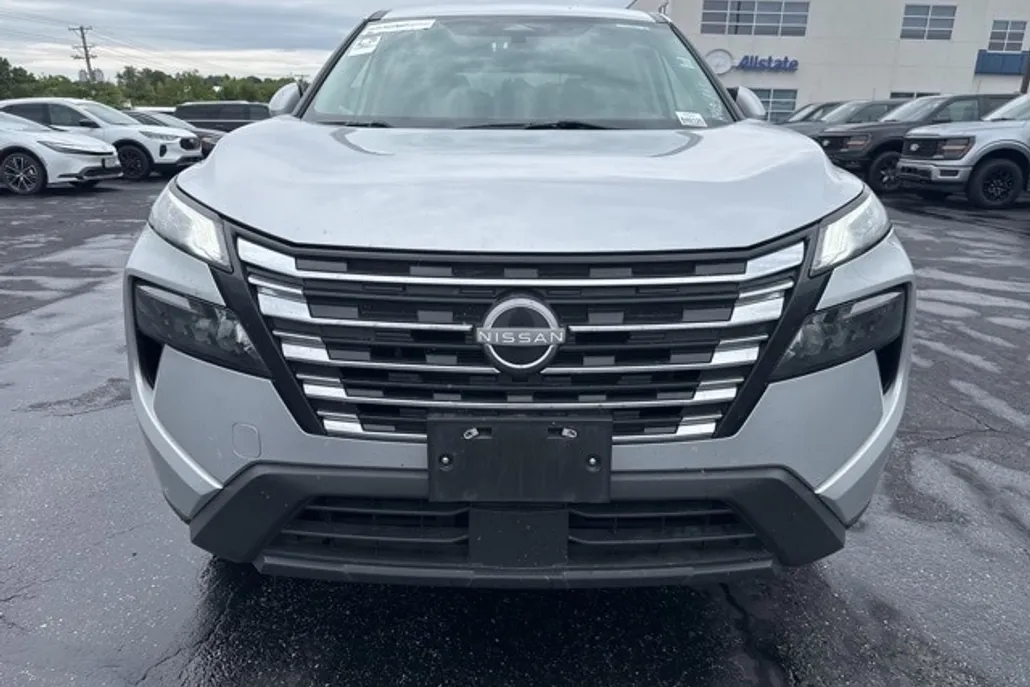 2024 Nissan Rogue SV photo 1
