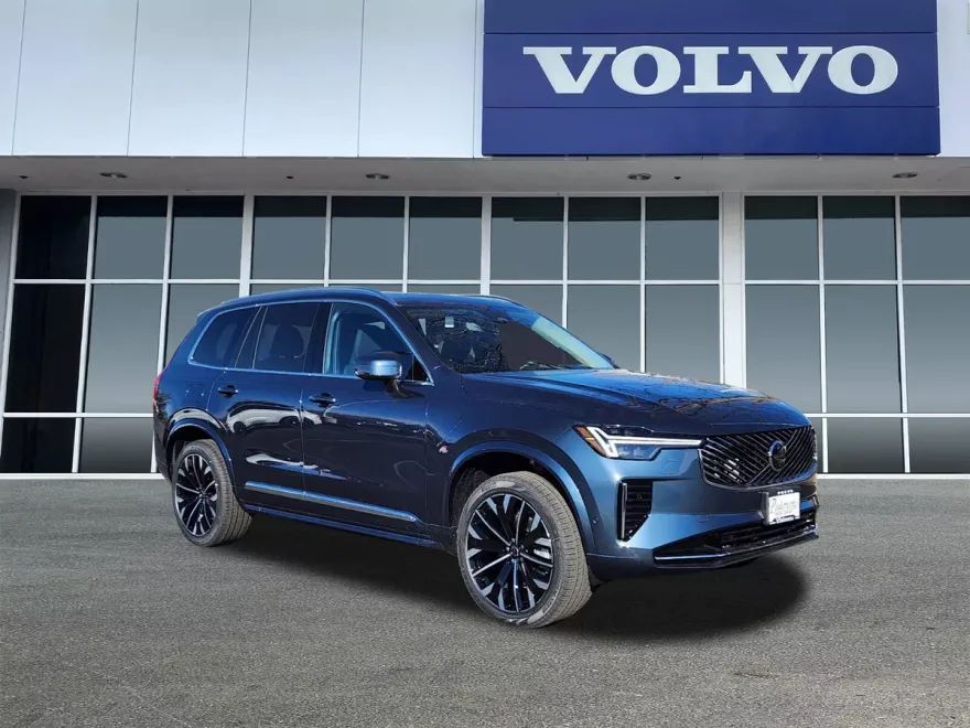 2025 Volvo XC90 B5 Plus photo 1