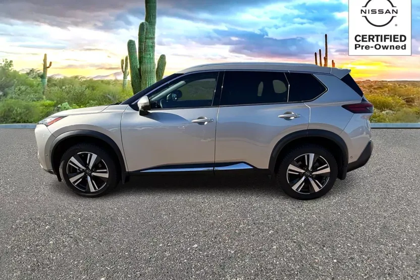2022 Nissan Rogue Platinum photo 1