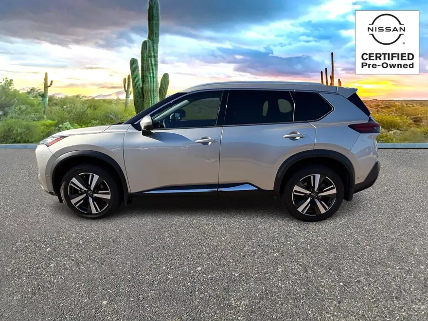 2022 Nissan Rogue Platinum photo 1
